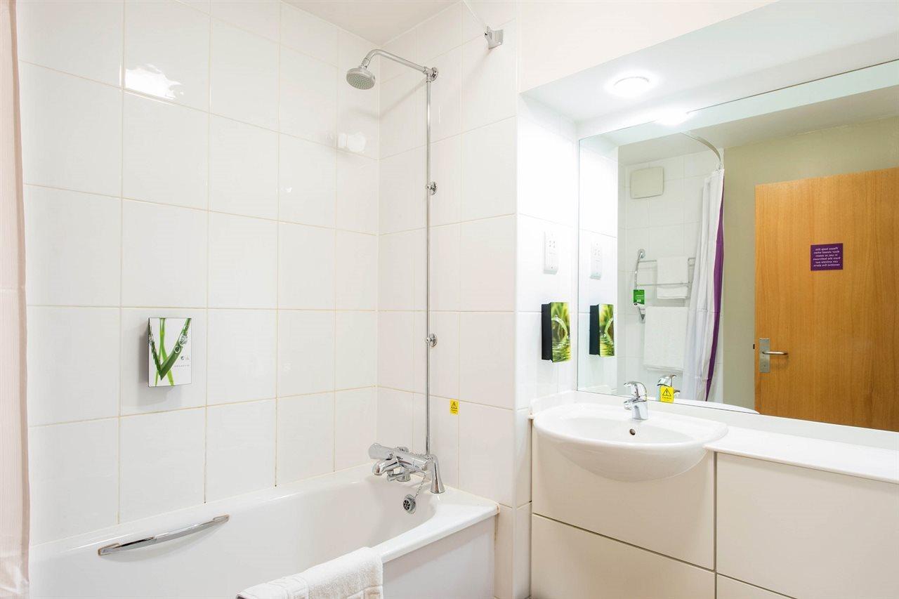 Premier Inn Bournemouth Westbourne 外观 照片